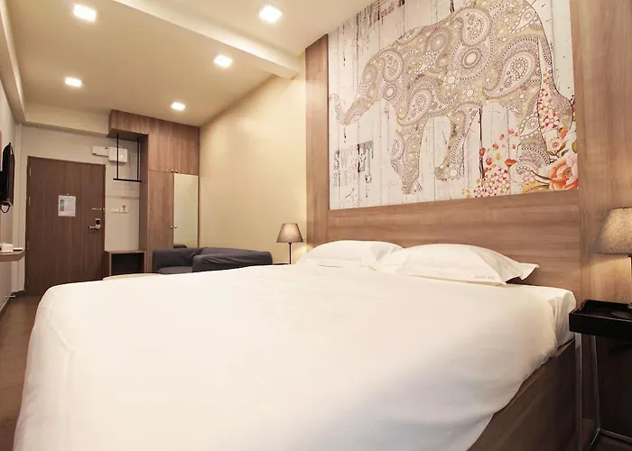 R 17 Living Hotel